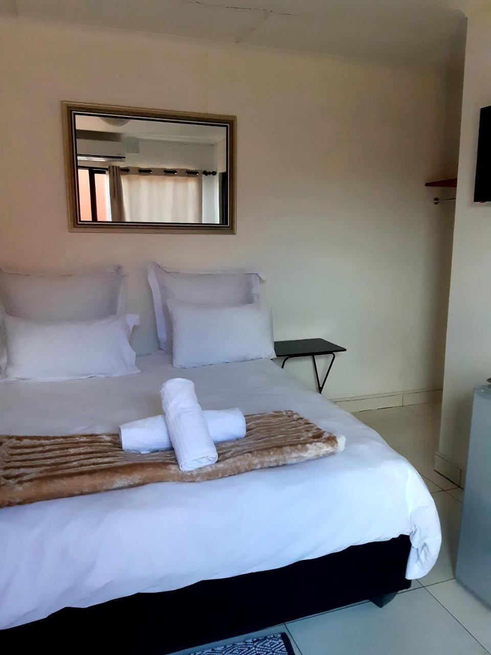 Niilo's Guesthouse Rundu Extérieur photo